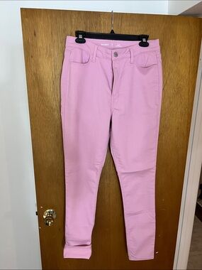 Ladies Old Navy pink jeans. Size 10 tall.